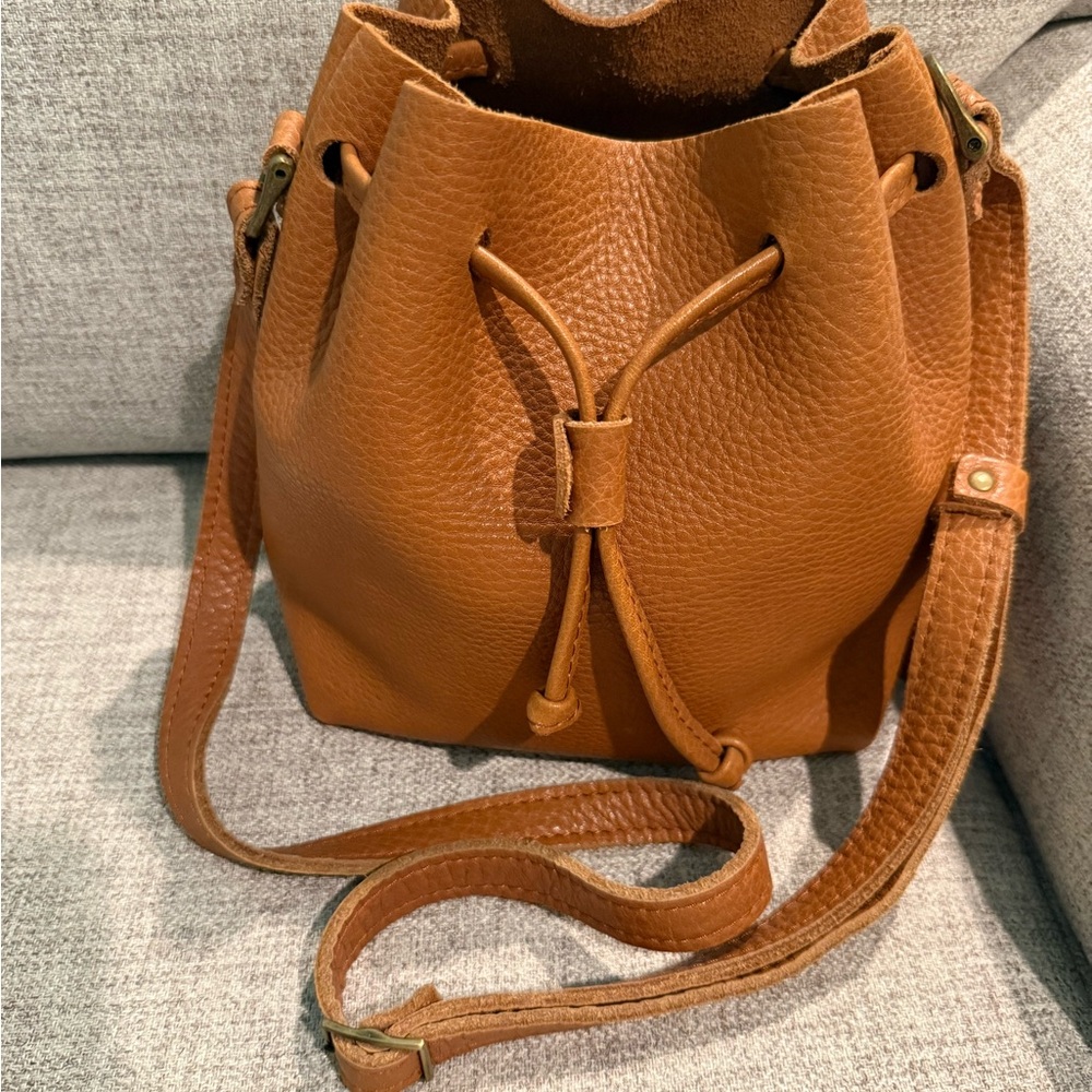 DUNE Small Bucket Bag (PLEASE READ)